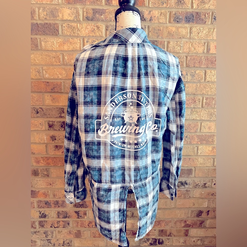 HOCUS POCUS flannel Sanderson Brewing co MEDIUM women’s